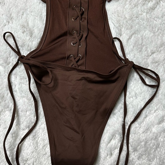 NWT Skims Signature Swim Lace Up Monokini in Cocoa Women’s M - Picture 5 of 9